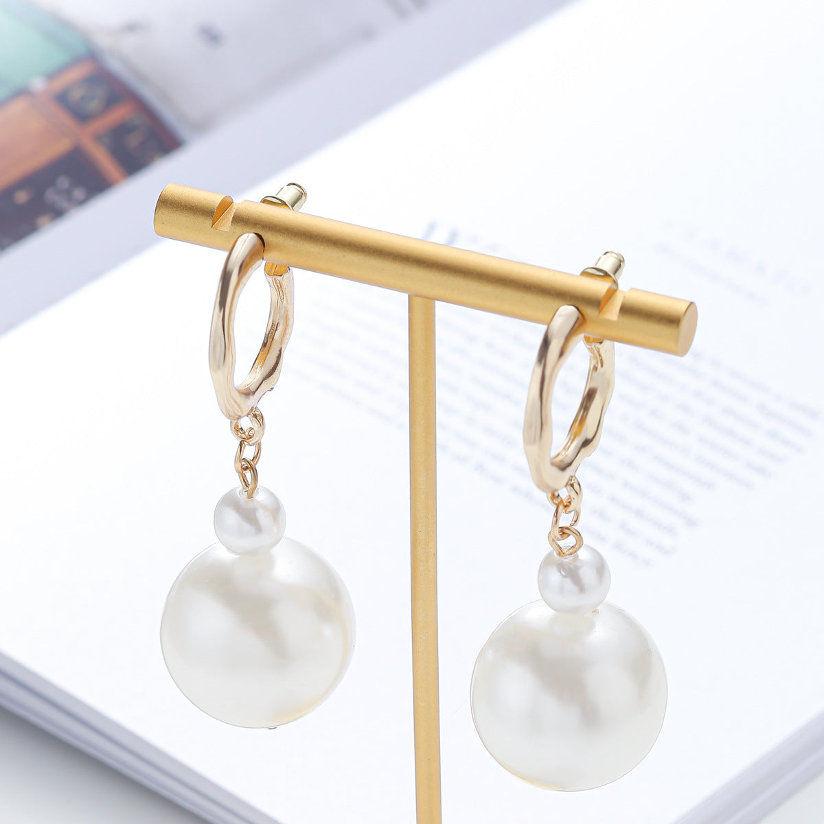 Elegant Geometric Pearl Stud Earrings in Copper with Vintage Style for Women