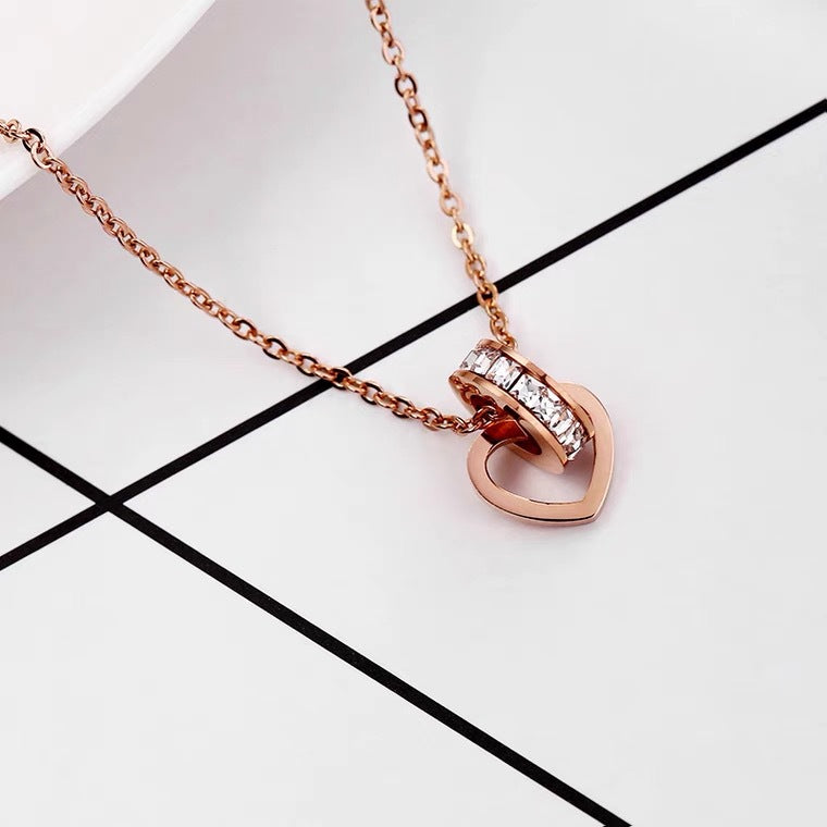 Minimalist Rose Gold Titanium Steel Heart-Shaped Pendant Necklace for Women with Rhinestone Inlay and Plated Finish