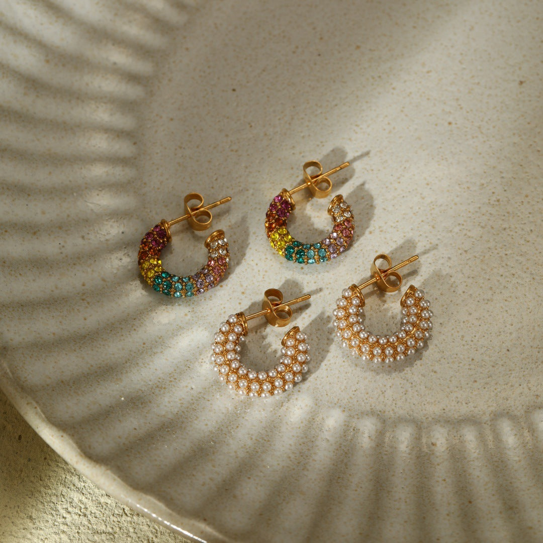 Pendientes minimalistas de acero inoxidable en forma de C con perlas y circonitas incrustadas para mujer