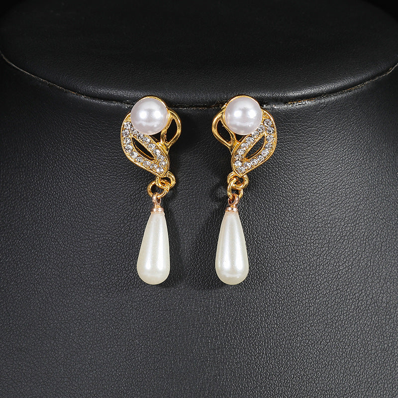 Chic Sweet Alloy Necklace and Earrings Set with Teardrop Pearl Pendant, Plated Finish, Leaf and Water Droplet Pattern, Natural Wave-Inspired Design for Women
