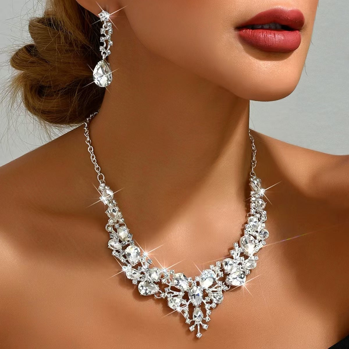 Elegante Parure di Gioielli Lusso a Goccia con Strass per Donna, con Lega Placcata, Catena a "O", Orecchini e Braccialetto Coordinati