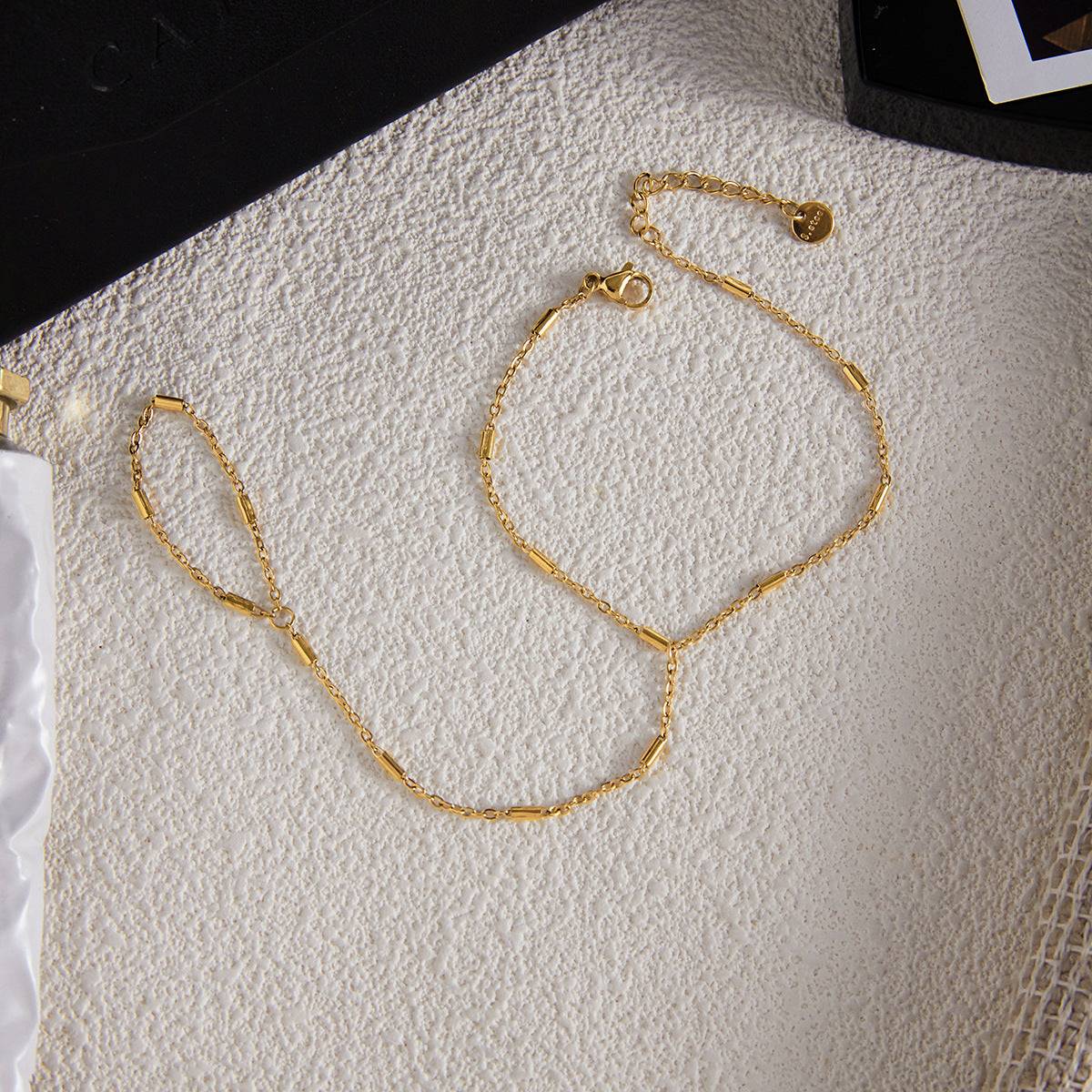 Collar chapado en acero titanio estilo geométrico con circonita para mujer, cadena de dedo minimalista de lujo, joyería de acero inoxidable