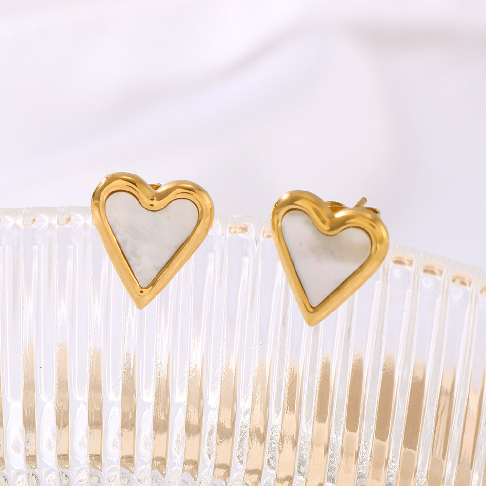 Orecchini a perno minimalisti da donna a forma di cuore in acciaio inossidabile con placcatura sottovuoto in oro 18K