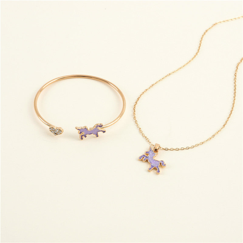 Set Collana e Braccialetto con Ciondolo Unicorno Dolce e Fresco per Bambini, Gioielli in Lega con Finitura Smaltata e Accenti di Strass