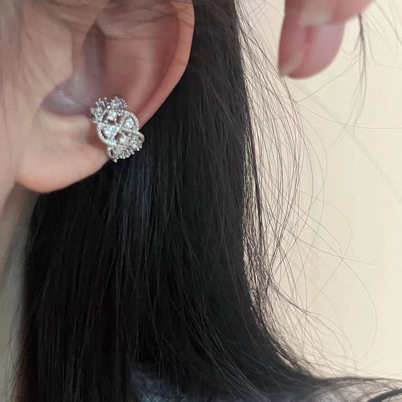 Sparkling Zircon Butterfly Ear Cuffs for Women Minimalist Elegant Ear Bone Clips with Simulated Pearl Accents