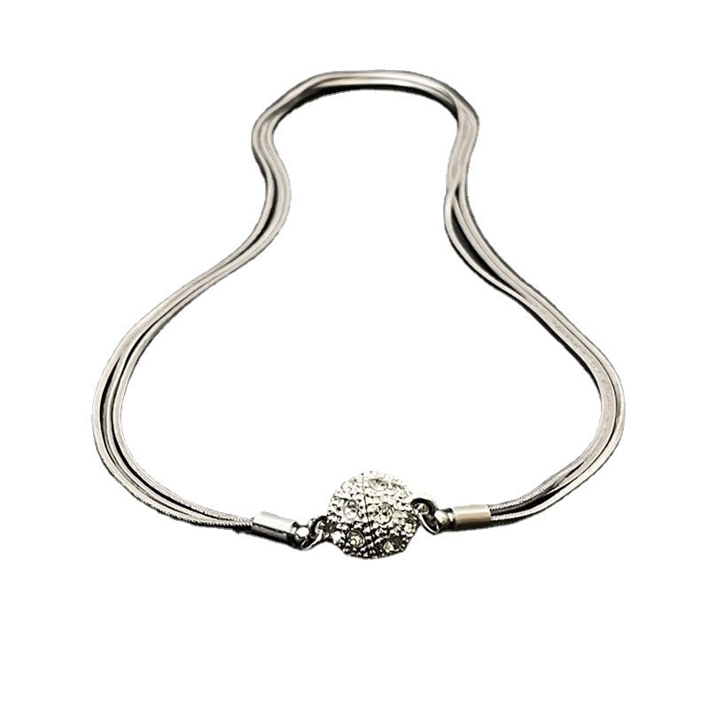 Collana Minimalista Geometrica da Donna in Acciaio al Titanio Magnetico con Strass, Finitura Placcata e Catena a Serpente