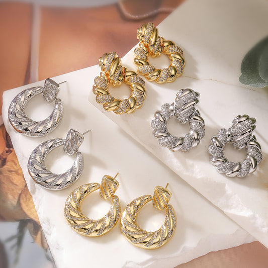 Orecchini a perno geometrici minimalisti da donna in ottone placcato oro 18K con intarsio di zirconi