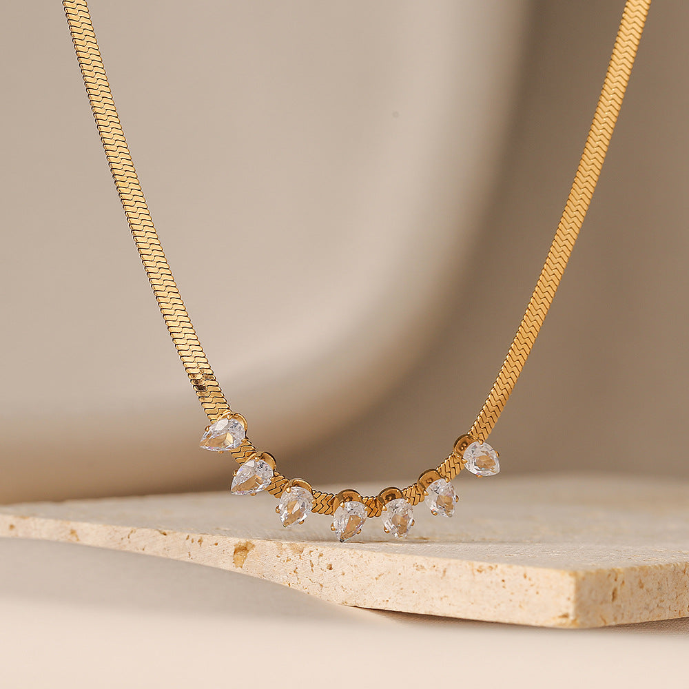 Collana Minimalista Geometrica in Acciaio Titanio da Donna con Intarsio di Zirconi, Catena per Clavicole alla Moda