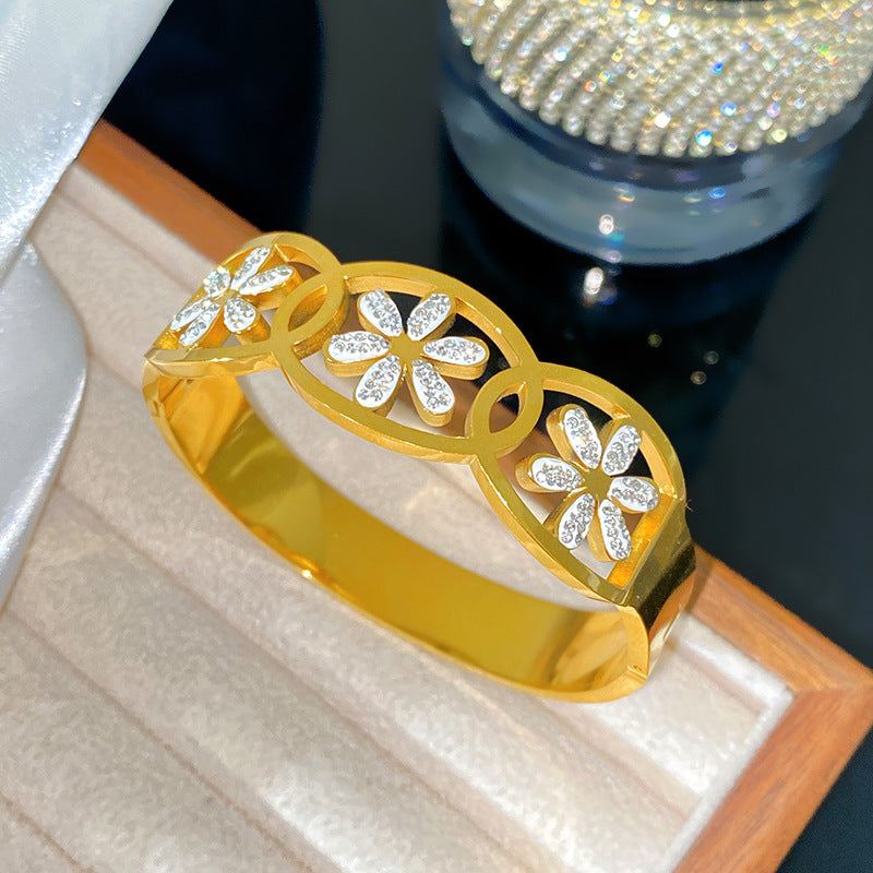 Luxury Floral Hollow Snowflake Daisy Titanium Steel Plated Bangle Bracelet