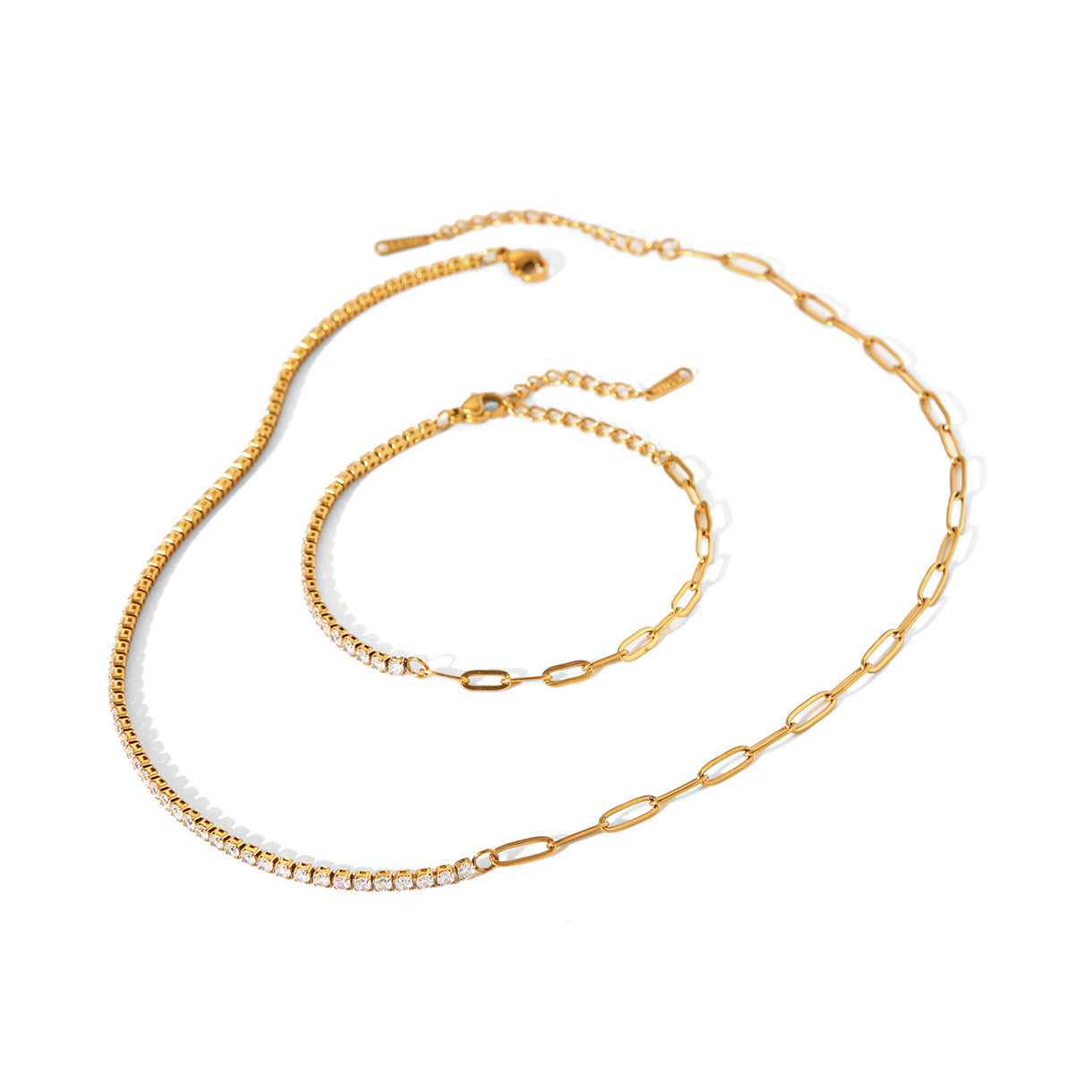 Collana Minimalista in Acciaio Inossidabile Geometrico Placcato Oro 18K con Artiglio in Acciaio al Titanio e Accenti di Zirconi per Donne
