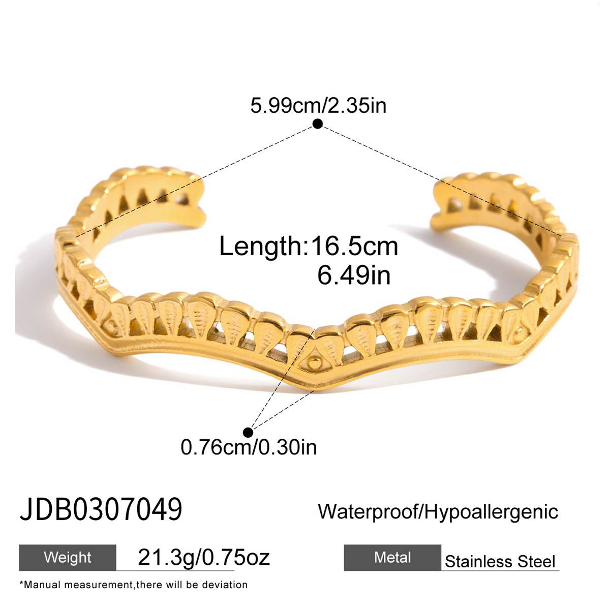 Pulsera Minimalista de Acero de Titanio con Textura Martillada Geométricaa para Mujer con Acabado Chapado