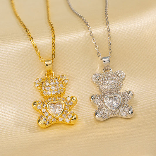 Graziosa collana con pendente a cuore d'orso per donna in acciaio al titanio con intarsio di strass, delicata catena a O, stile minimalista e dolce
