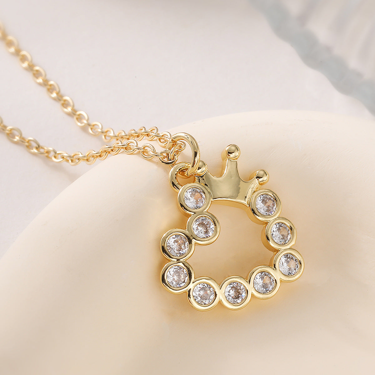 Minimalist Luxury 18K Gold Plated Brass Geometric Heart Cubic Zirconia Pendant Necklace for Women