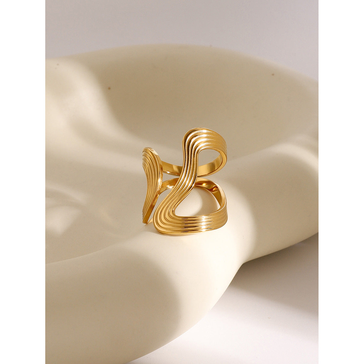 Irregular Shaped Titanium Steel Ring with 18K Gold Plating for Unisex Fashion Jewelry