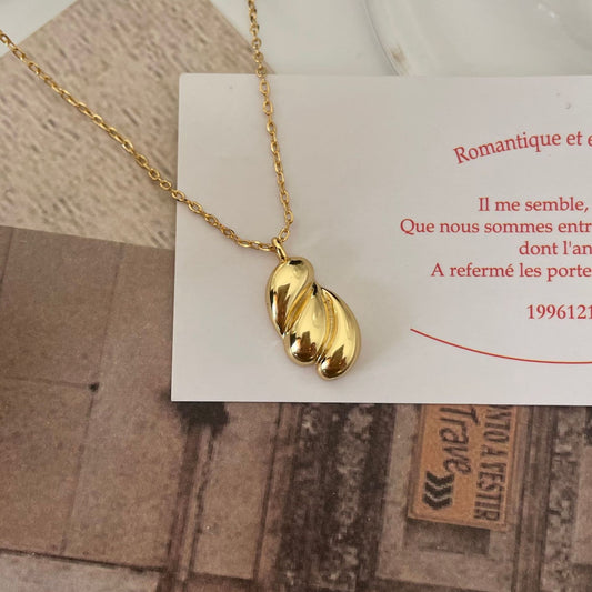 Collana con pendente a goccia irregolare minimalista in argento sterling 925, design chic dai toni freddi