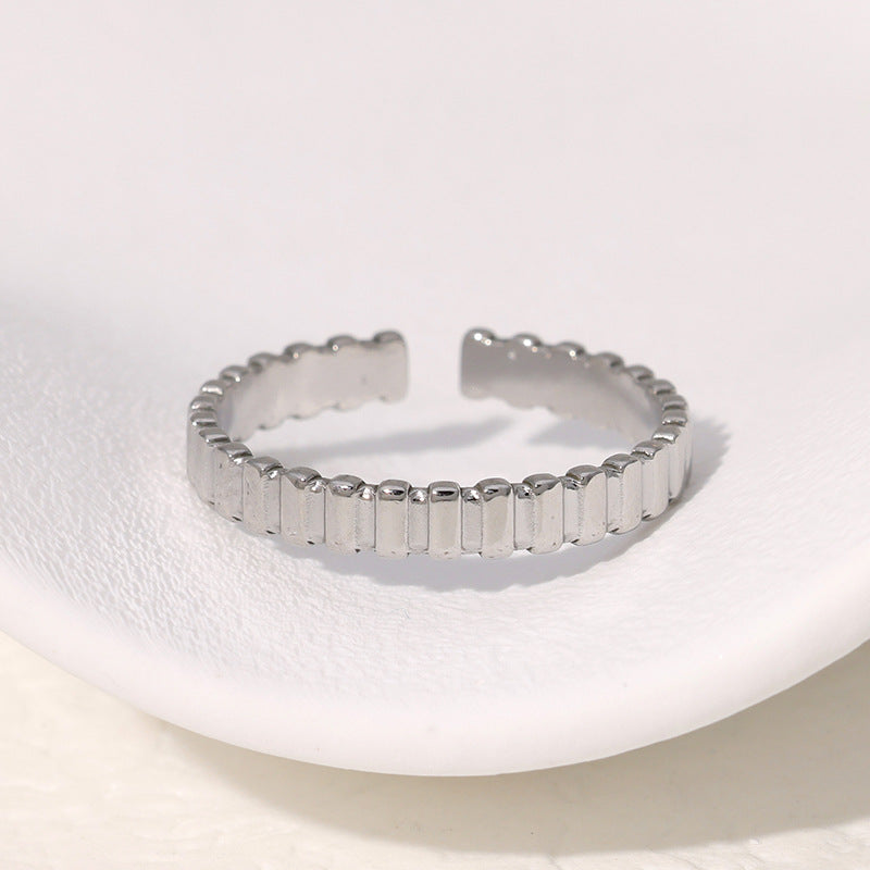 Anillo Abierto Ajustable de Acero Inoxidable con Diseño Geométrico Minimalista y Acabado Chapado para Mujer