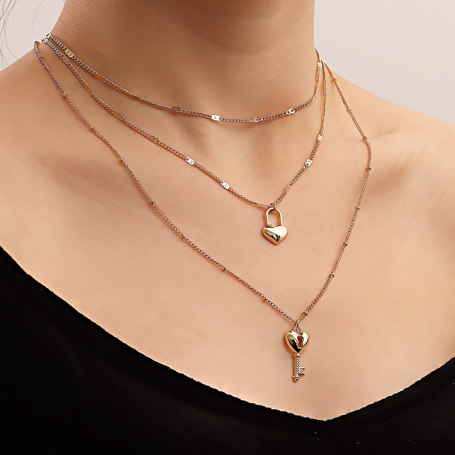 Minimalist Heart-Shaped Alloy Pendant Necklace with Plated Finish and Multi-Layer Clavicle Chain