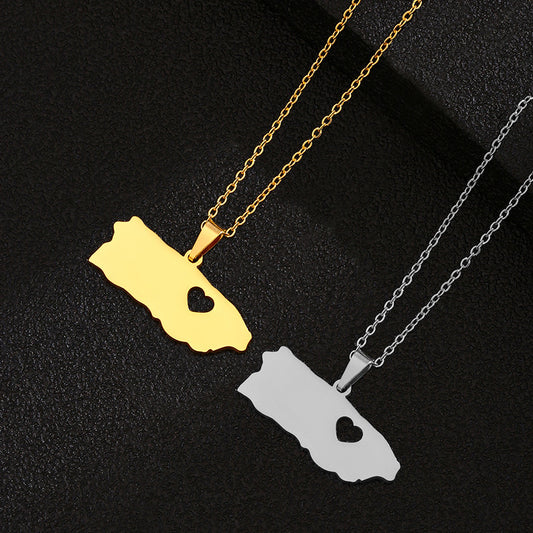 Collana pendente a cuore cavo alla moda da donna in acciaio al titanio placcato oro su catena a O