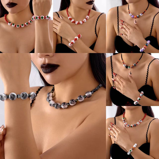Collar gótico oscuro hecho a mano con cuentas de madera, estampado de murciélago y fantasma, colgante de forma geométrica, joyería unisex de Halloween