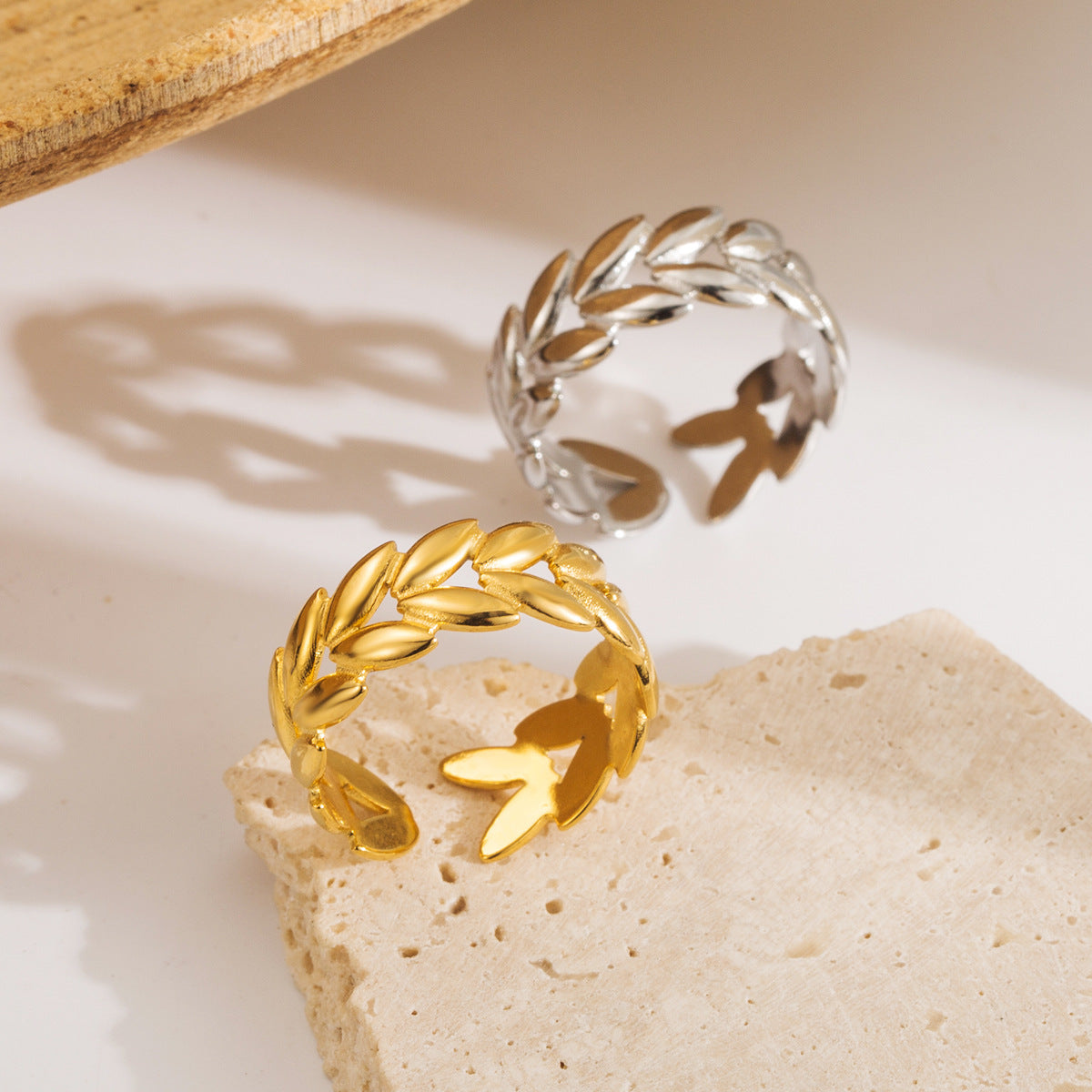 Anillo de acero inoxidable con forma de hoja, de diseño minimalista y geométrico, para mujer con acabado pulido