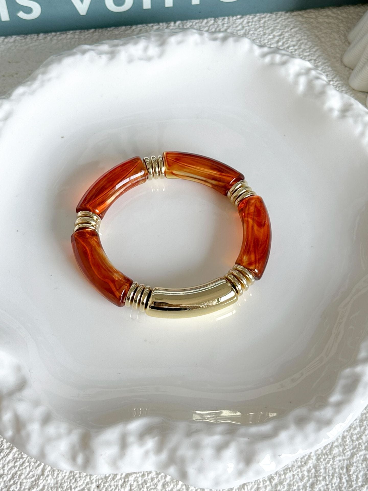 Bracciale tubolare curvo geometrico vintage placcato in acrilico