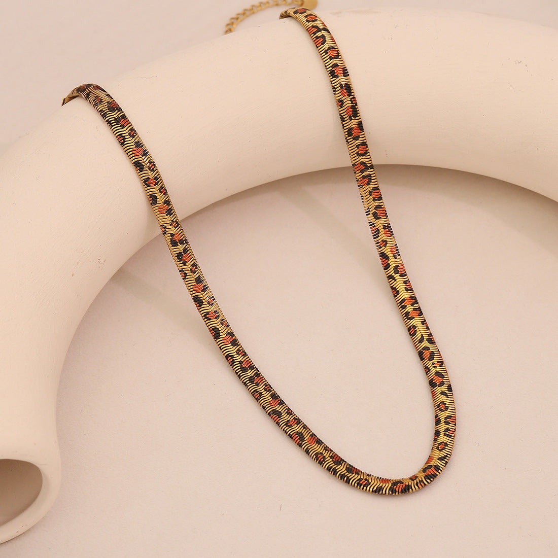 Retro Leopard Print Snake Chain Necklace for Women Stainless Steel Pendant with Animal Pattern and Plated Finish