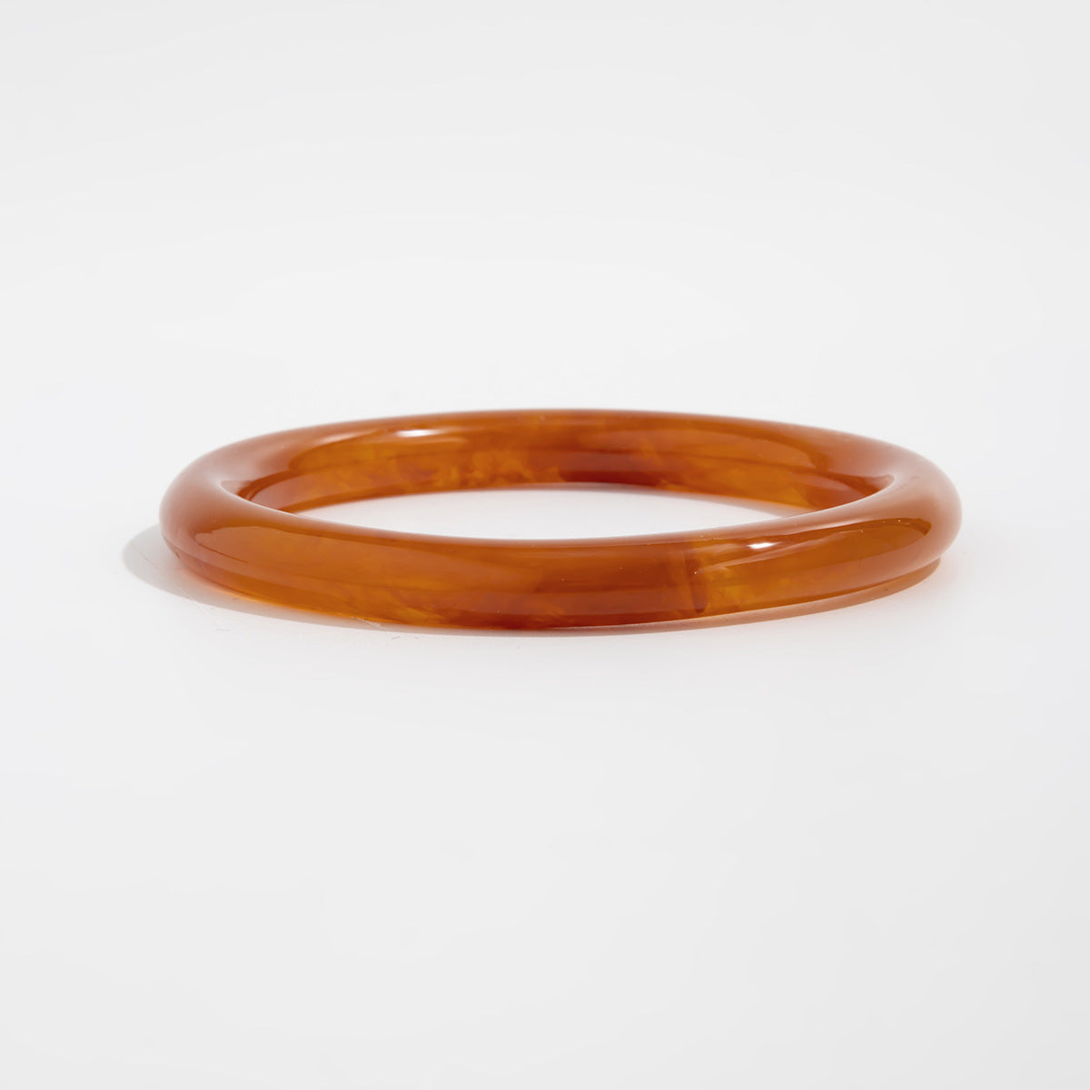 Bracciale a Polsino Geometrcio in Resina alla Moda da Donna con Effetto Ombré Irregolare e Finitura Placcata