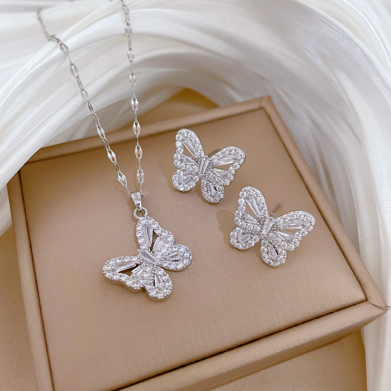 Sweet Minimalist Geometric Butterfly Rhinestone Inlay Titanium Steel Necklace for Unisex