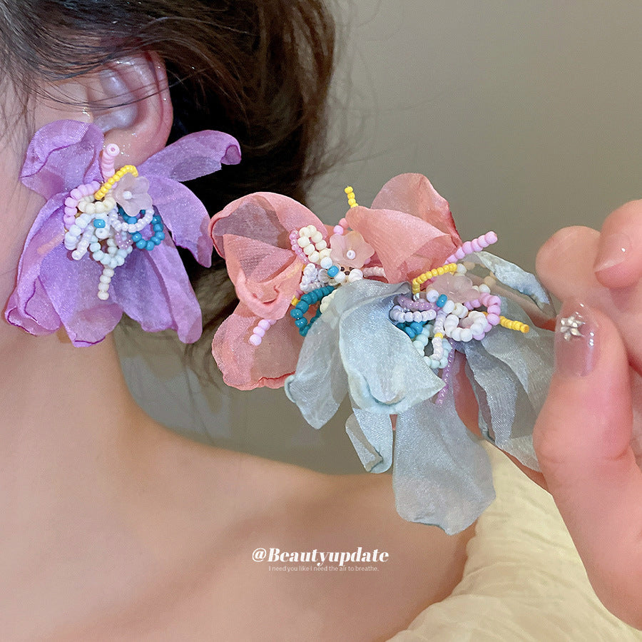 Orecchini a cerchio floreali delicati con perle di cristallo su perni in argento sterling per donne, fatti a mano, freschi ed eleganti, leggeri