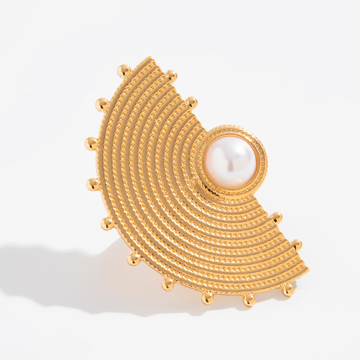 Exaggerated Geometric Zinc Alloy Plated Ring with Pearl Inlay for Women