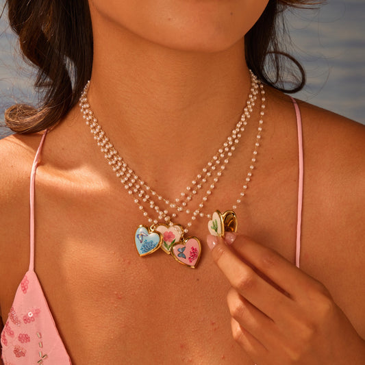 Collana da donna alla moda in acciaio inossidabile a forma di cuore con ciondoli floreali e farfalle in smalto