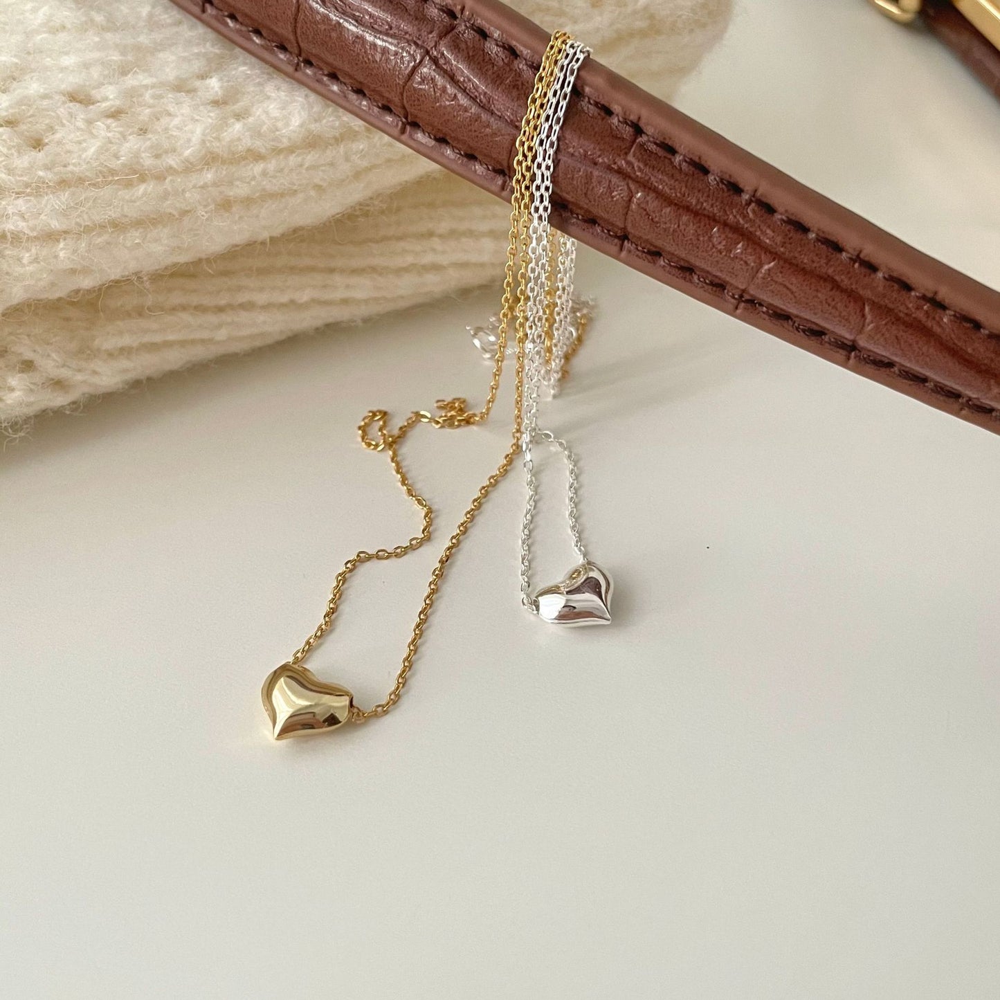 Collana da donna a forma di cuore in argento sterling 925, dal design minimalista e dallo stile versatile