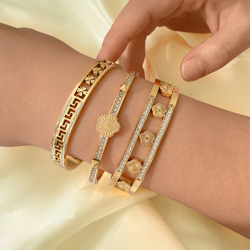 Vintage Rhinestone Floral Plated Titanium Steel Bracelet