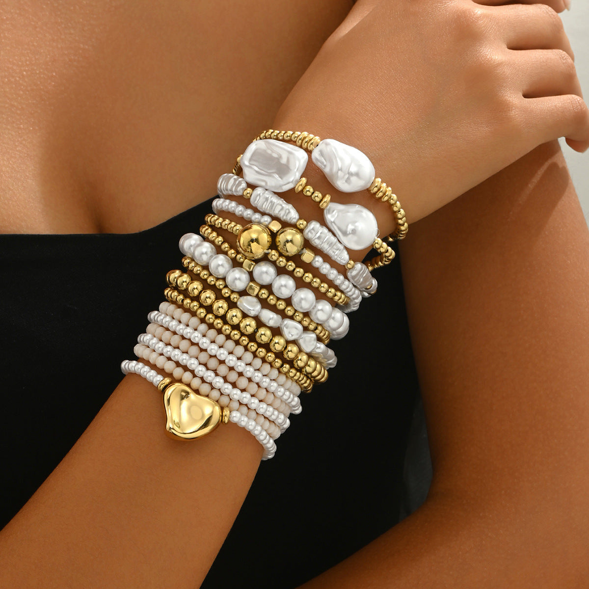 Set di braccialetti da donna geometrici minimalisti con perle e perline di cristallo, braccialetti a più strati intrecciati a mano per ufficio e abbigliamento casual