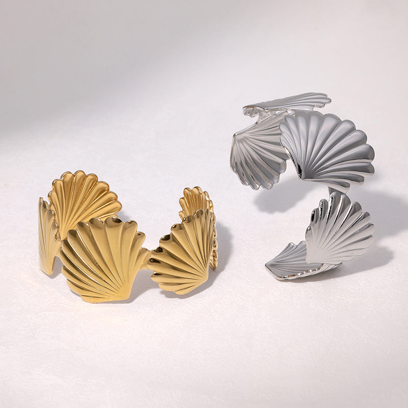 Bracciale Minimalista Elegante Regolabile a Maglie Larghe a Scallop in Acciaio Inossidabile da Donna con Finitura Placcata