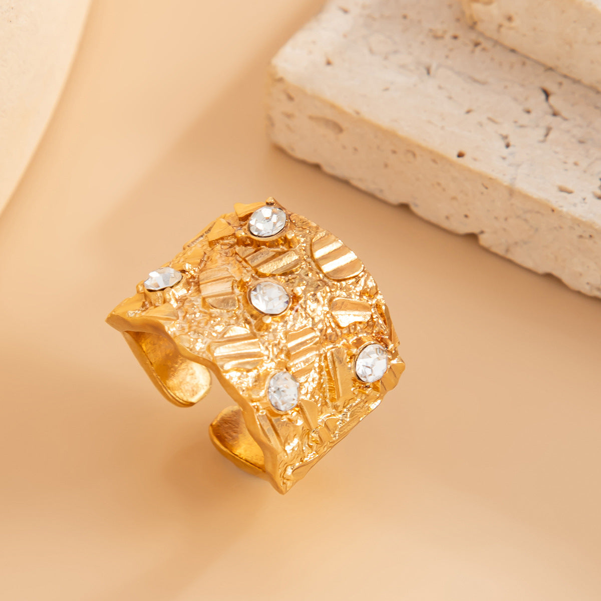 Vintage Elegant Geometric Hollow Rhinestone Inlay Alloy Plated Ring Set for Women