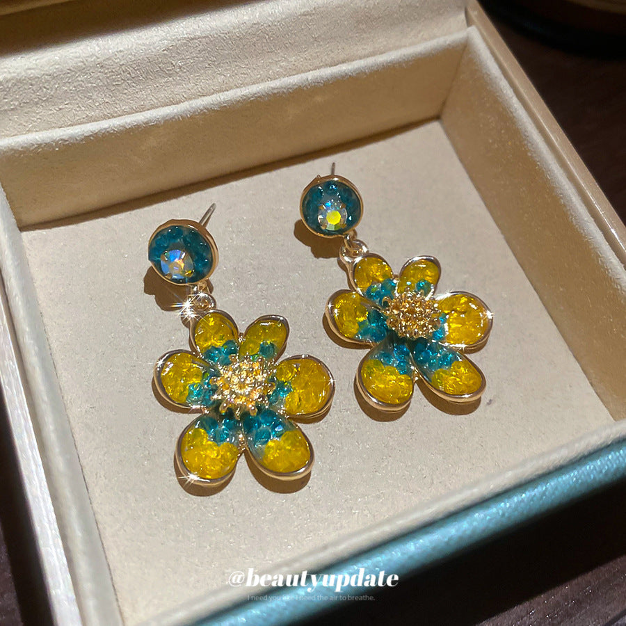 Orecchini a perno con cristalli floreali vintage con intarsi di strass in lega e acciaio inossidabile per donne