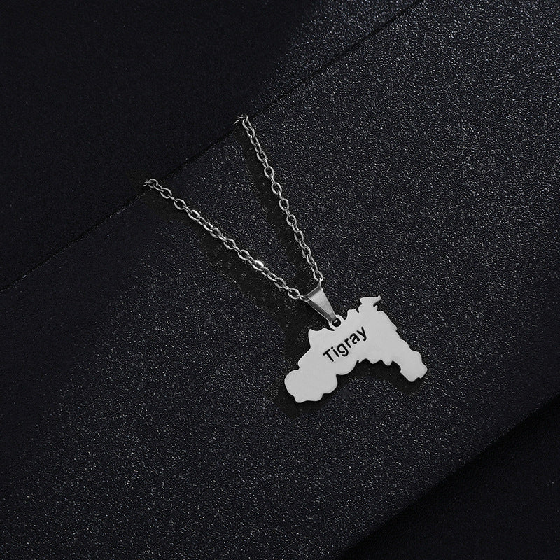 Collana con Pendente Geometrico in Acciaio Inossidabile con Ciondolo in Acciaio al Titanio, Finitura Galvanizzata, Catena a O, Accessorio Moda Unisex