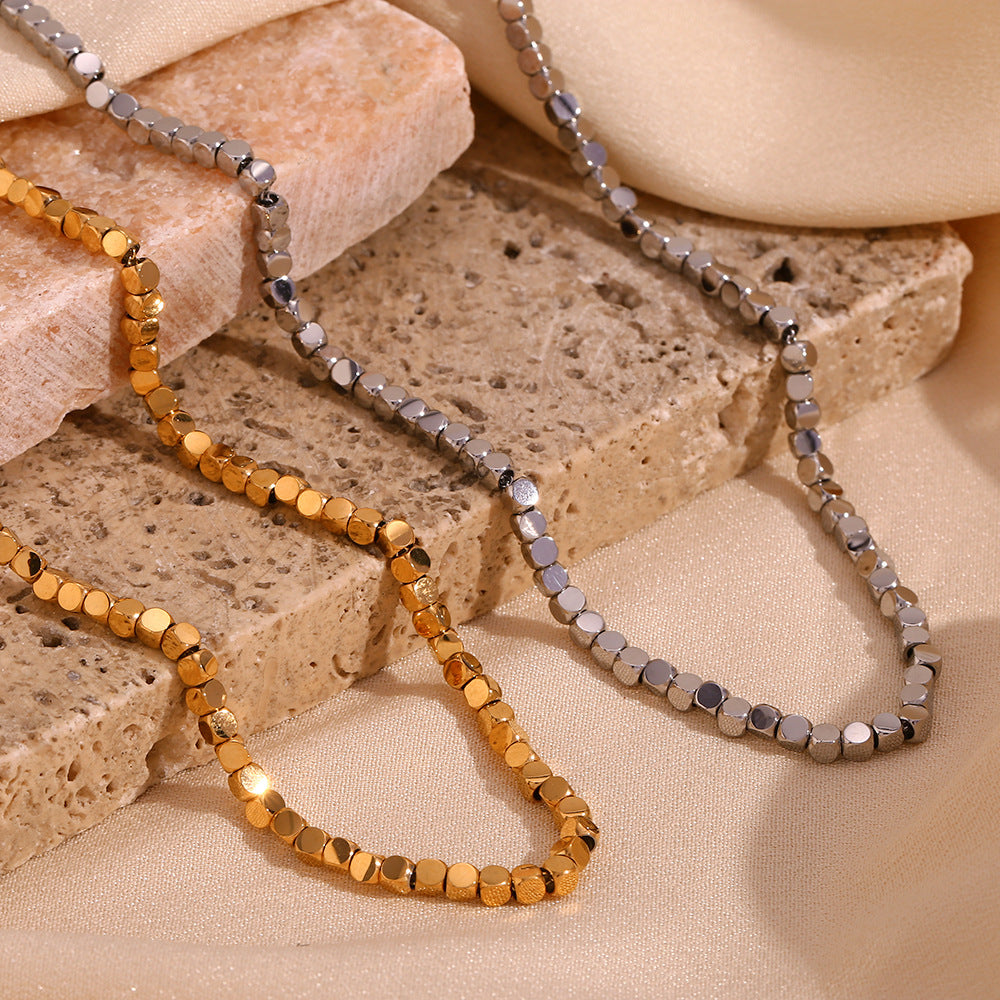 Collana Minimalista con Perline Quadrate Geometriche in Acciaio Inossidabile con Placcatura in Oro 18K per Donna