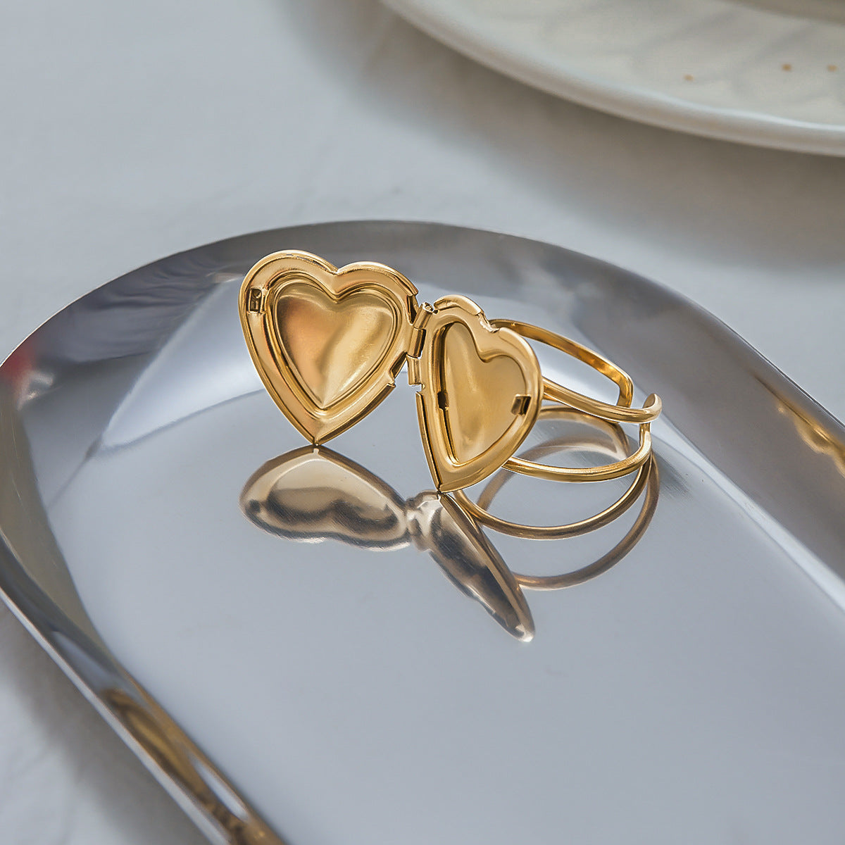 Elegant Heart Shaped Stainless Steel Plated Ring for Women
