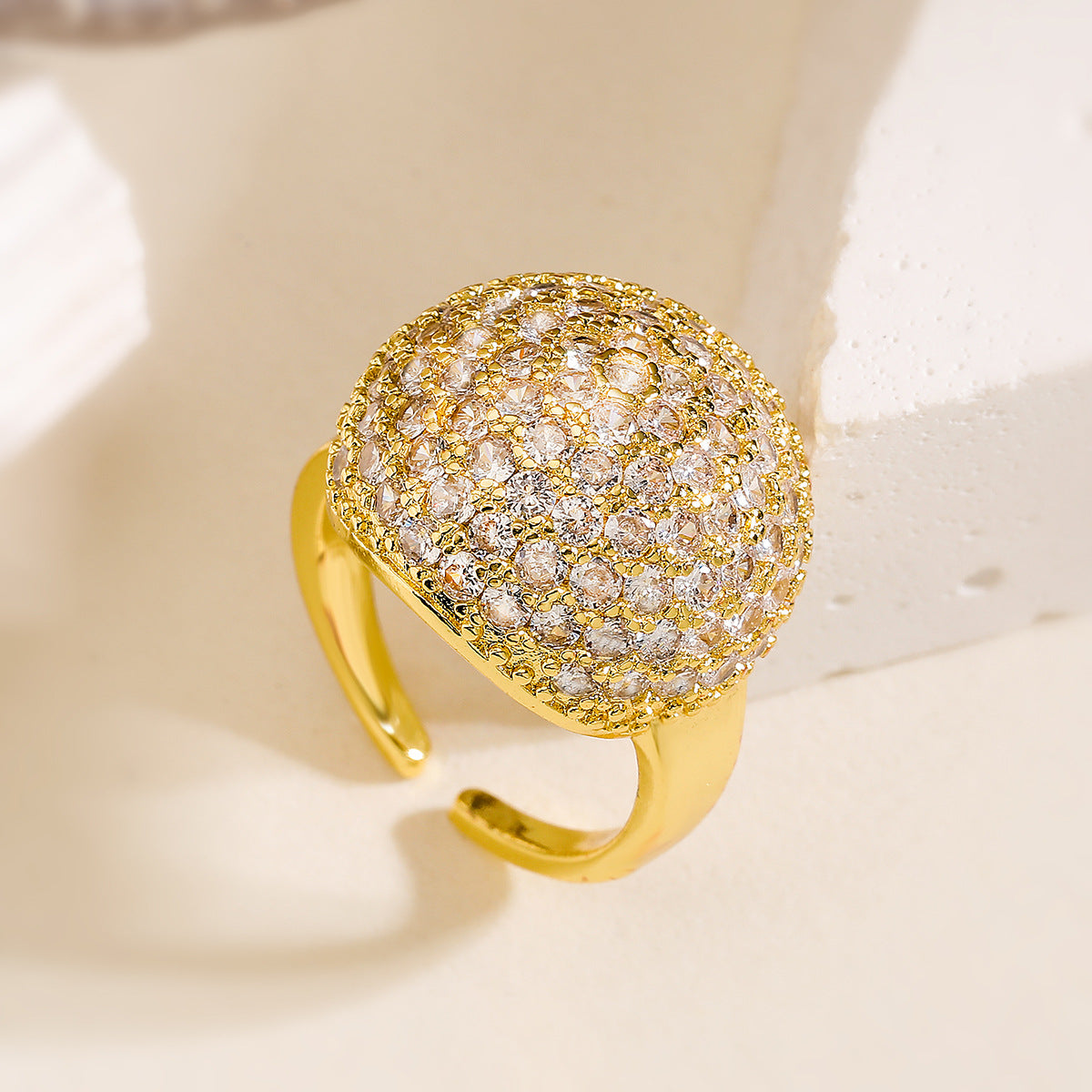 Anello in Rame Geometrico Minimalista con Placcatura in Oro 18K e Zircone per Donna