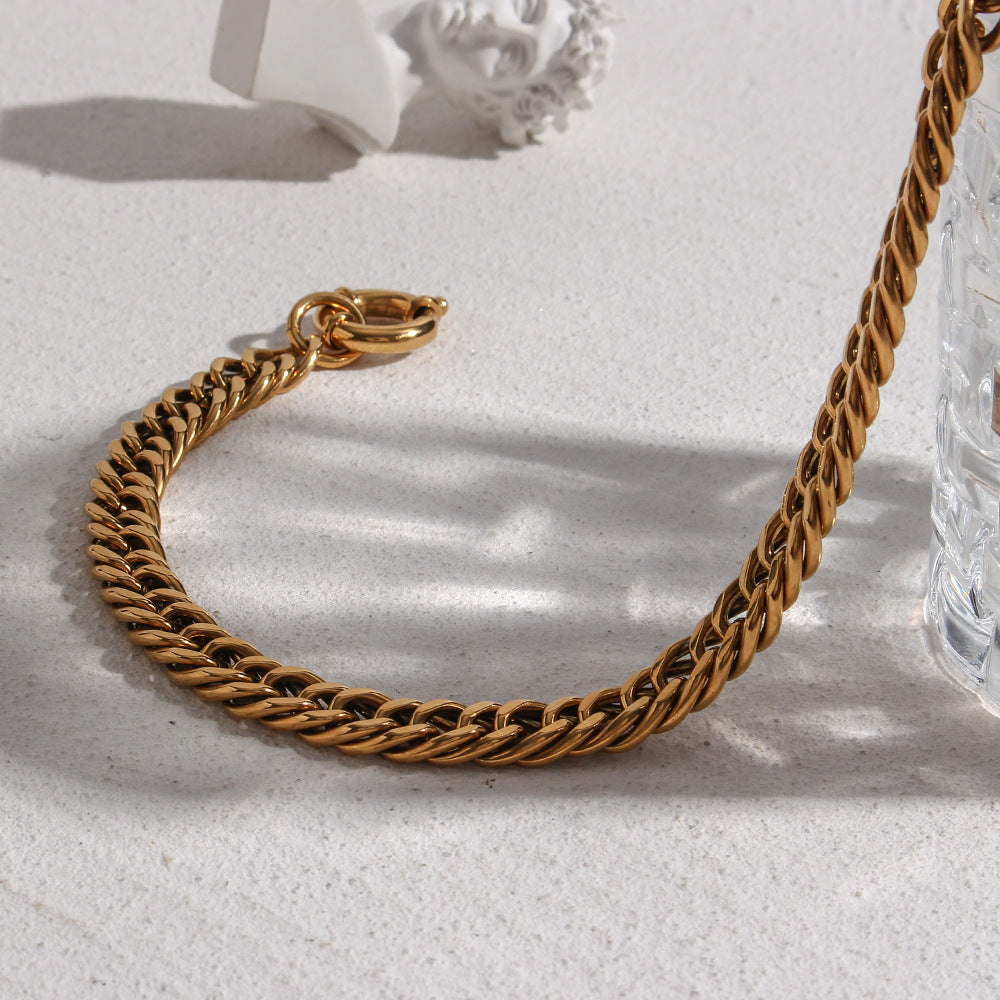 Collana girocollo minimalista geometrica in acciaio inossidabile placcato oro 18K con catena cubana e pendente in acciaio al titanio
