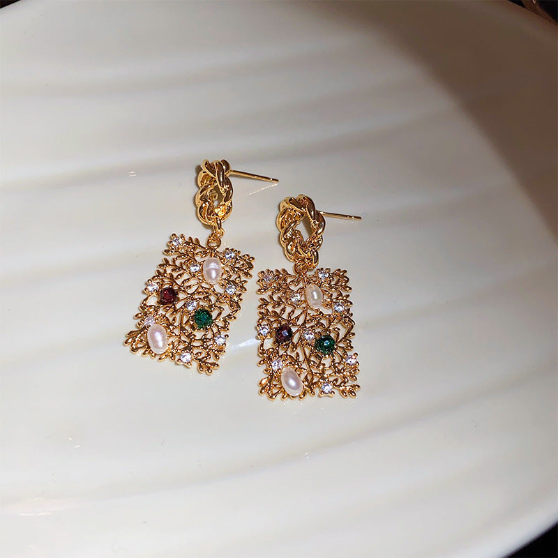Vintage Geometric Earrings with Rhinestone Inlay in Gold-Plated Metal for Women