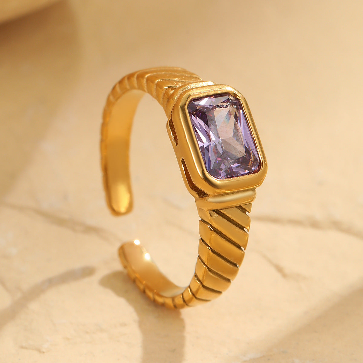 Anillo cuadrado de circonita geométrica vintage de acero inoxidable con chapado en oro de 18 quilates para mujer