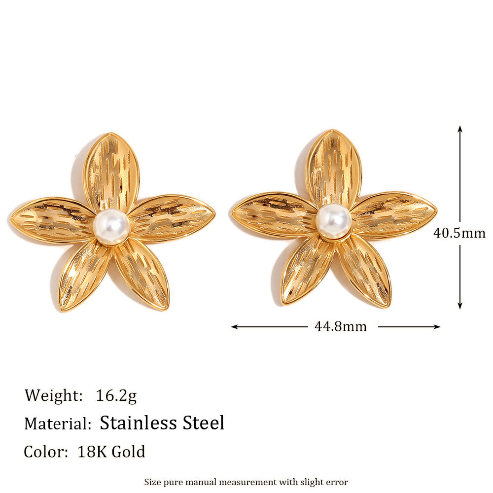 Orecchini da donna placcati oro 18 carati in acciaio inossidabile con design floreale vintage e perla artificiale