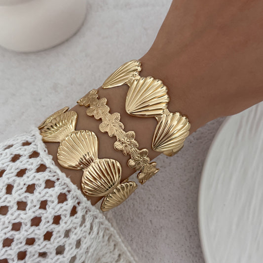 Vacation Style Floral Seashell Open Bangle Bracelet for Women in Plated Metal
