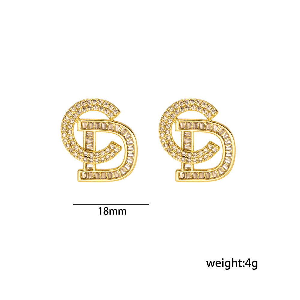 Orecchini Minimalisti di Lusso con Lettere C D in Rame Placcato Oro 18K Orecchini a Perno Ipoallergenici Brillanti alla Moda per Donna