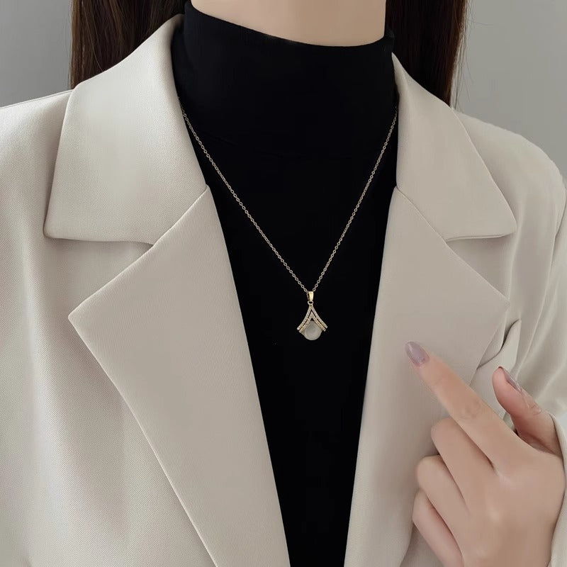 Collana con Ciondolo Occhio di Gatto Floreale dal Design Originale in Acciaio al Titanio con Finitura Placcata su Catena a O per Donna e Unisex