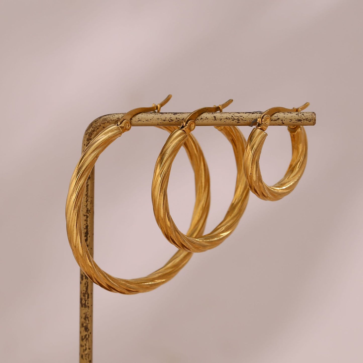 Pendientes de aro con forma de C, de acero inoxidable chapado en oro de 18 quilates, diseño geométrico de lujo minimalista para mujer