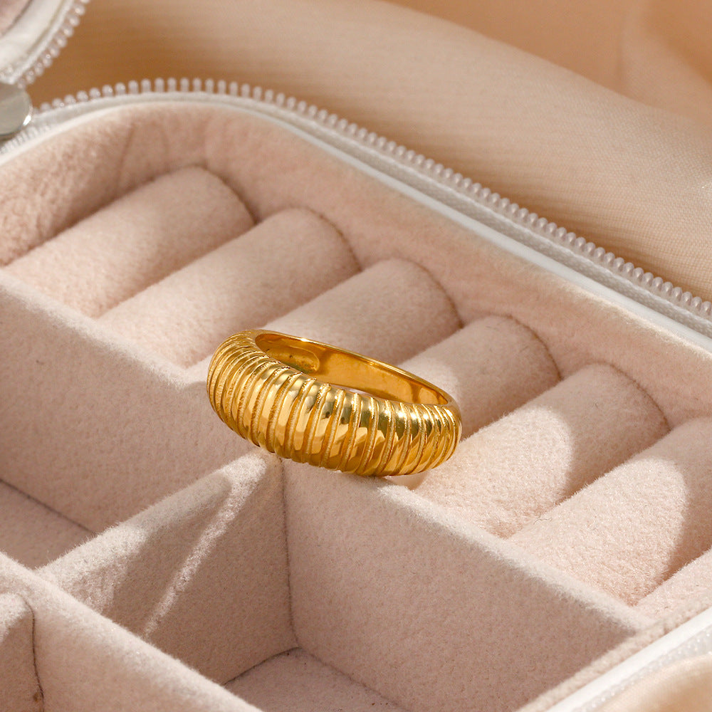Anillo de acero inoxidable geométrico minimalista de moda con chapado en oro de 18 quilates para mujer